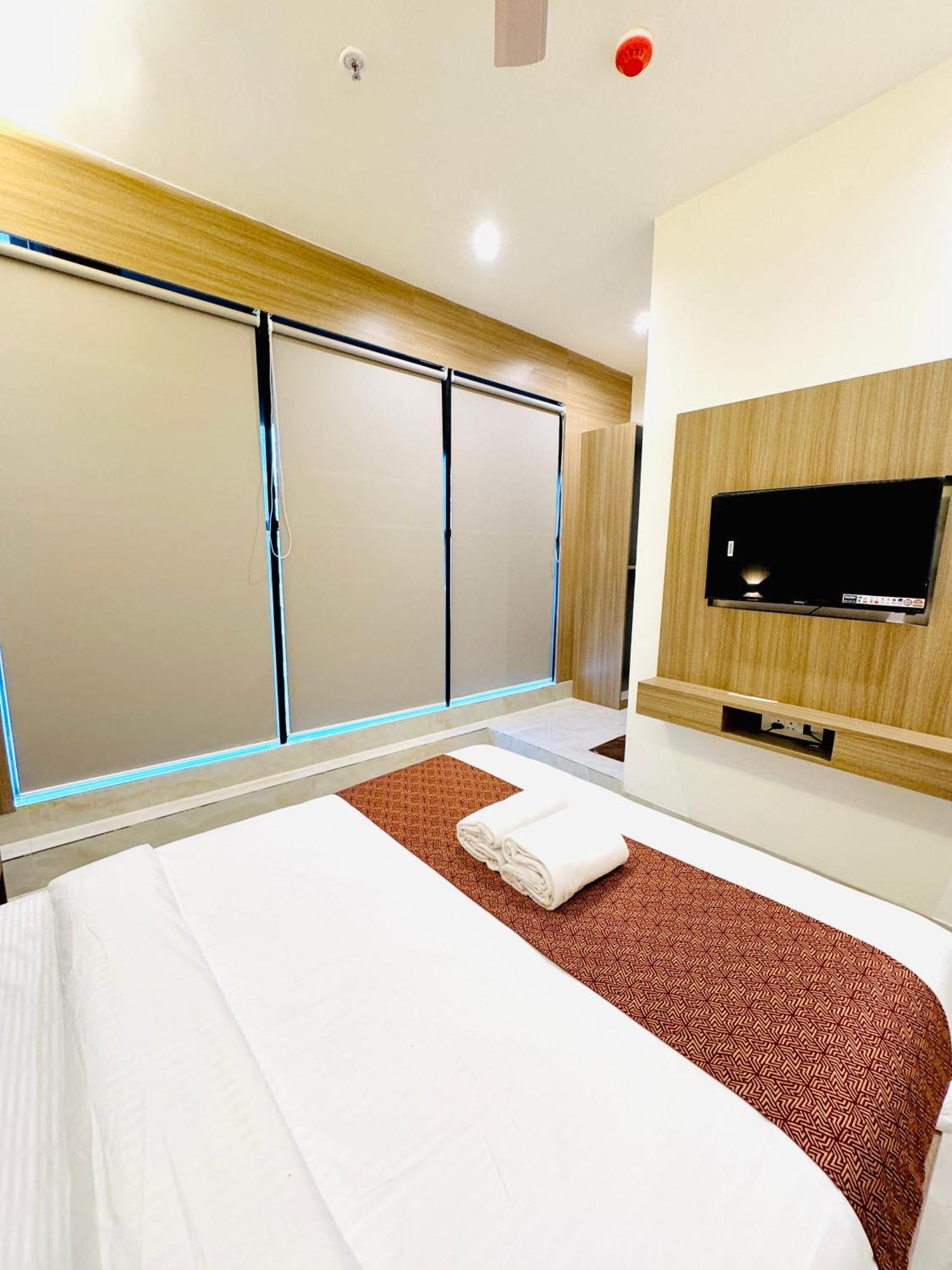 Hotel Bellamont Mumbai Exterior photo