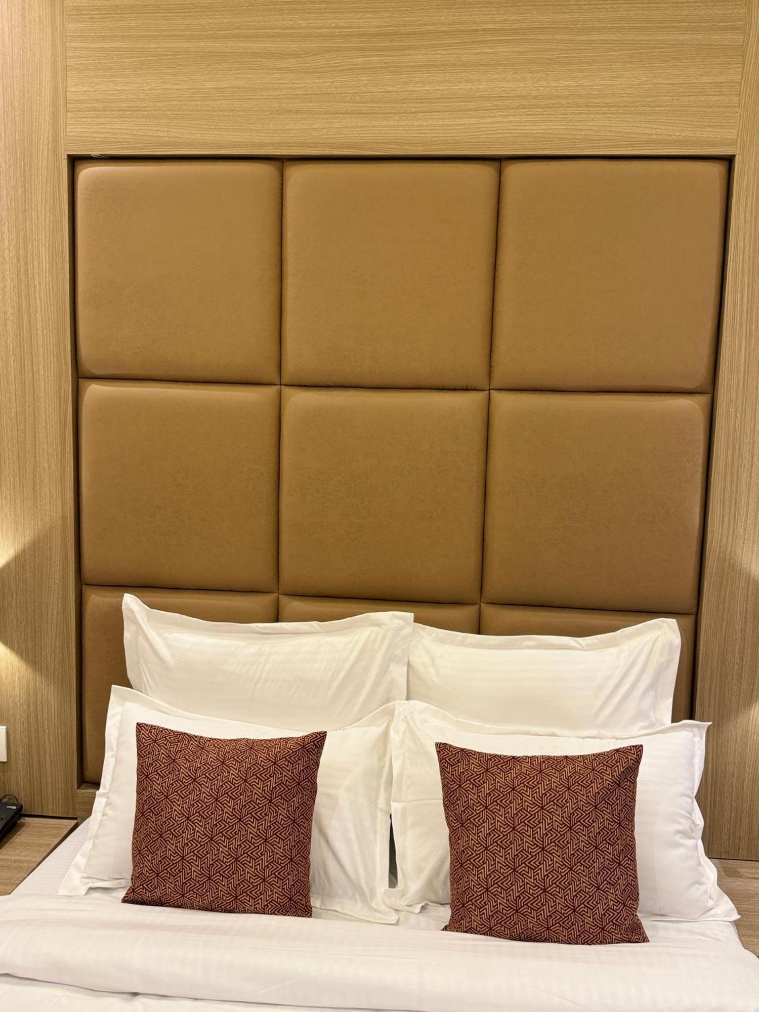 Hotel Bellamont Mumbai Exterior photo
