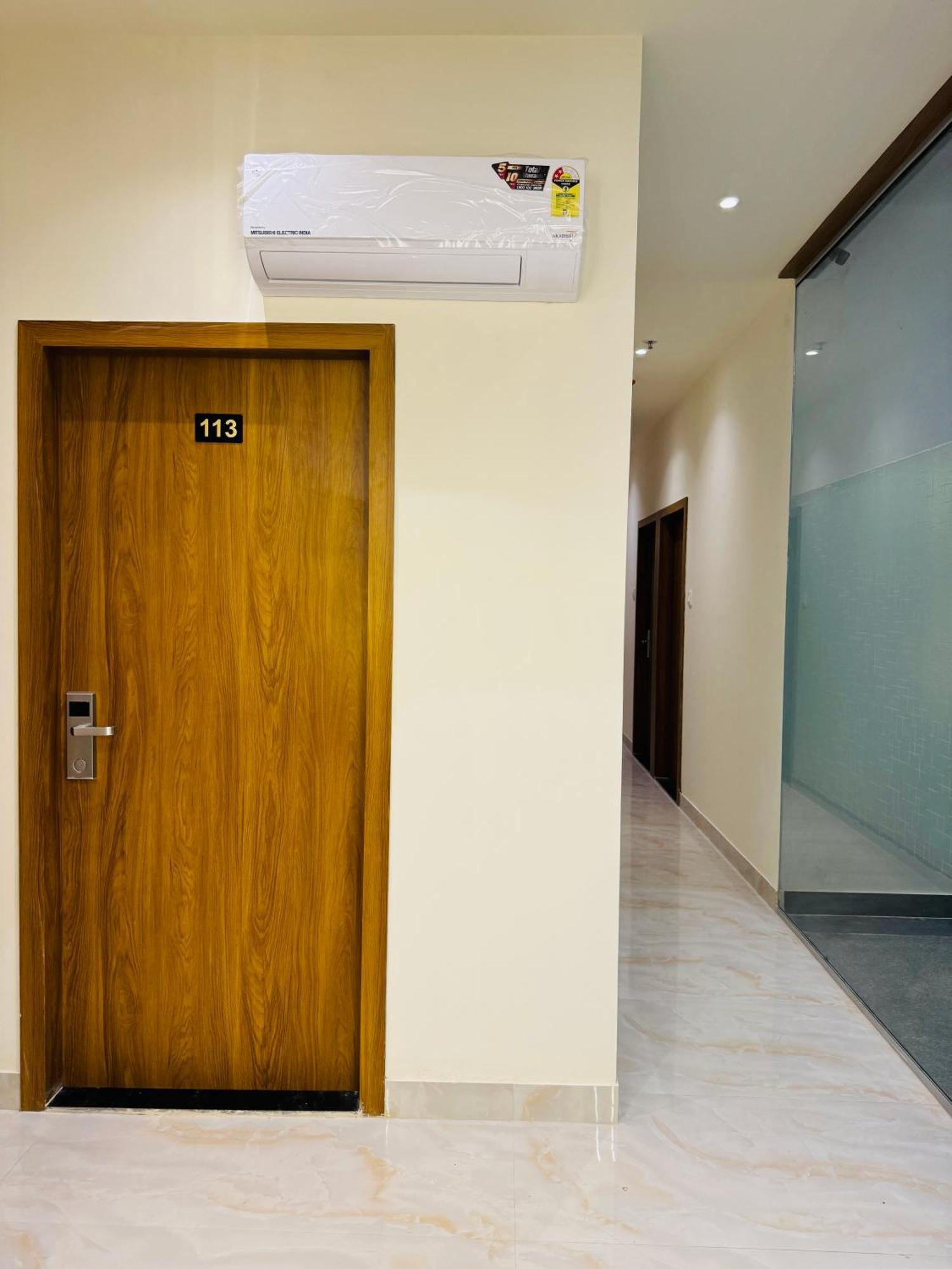 Hotel Bellamont Mumbai Exterior photo