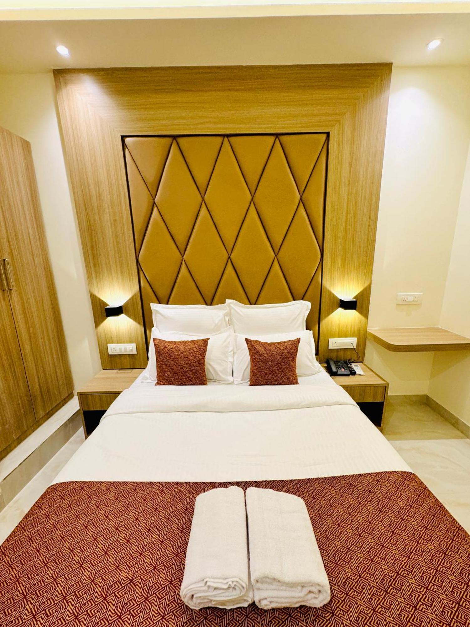 Hotel Bellamont Mumbai Exterior photo