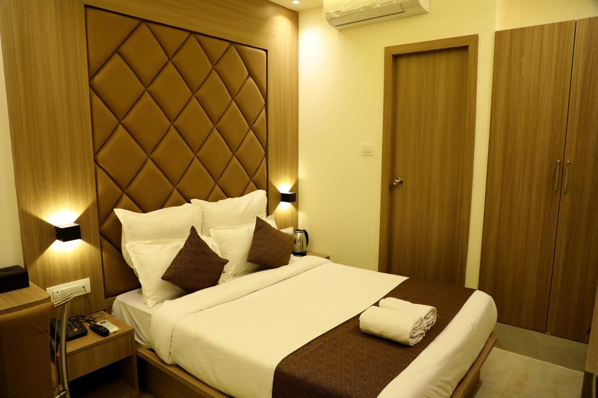 Hotel Bellamont Mumbai Exterior photo