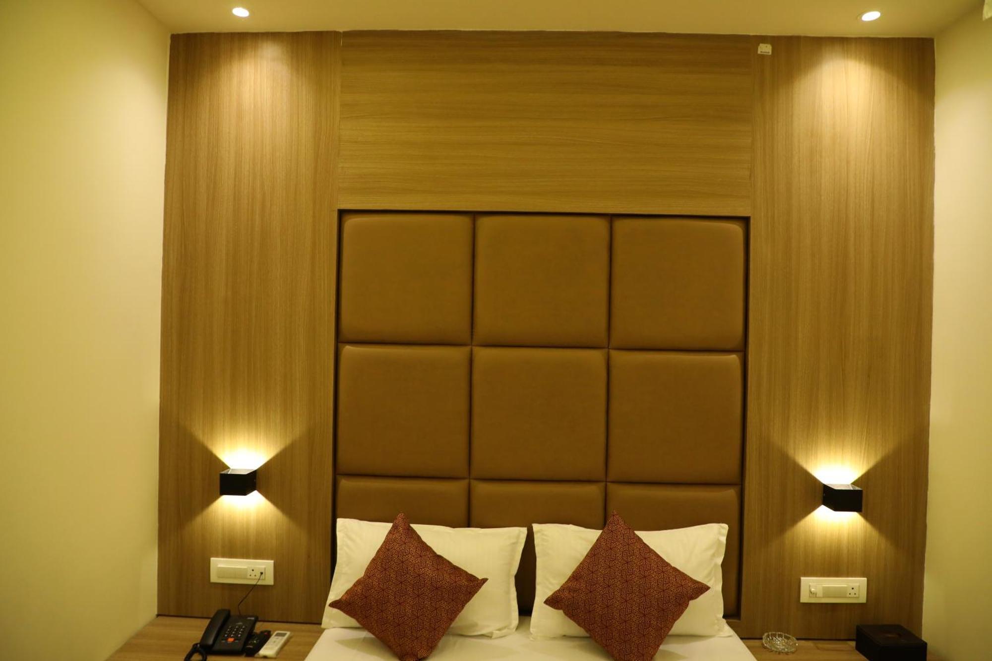 Hotel Bellamont Mumbai Exterior photo
