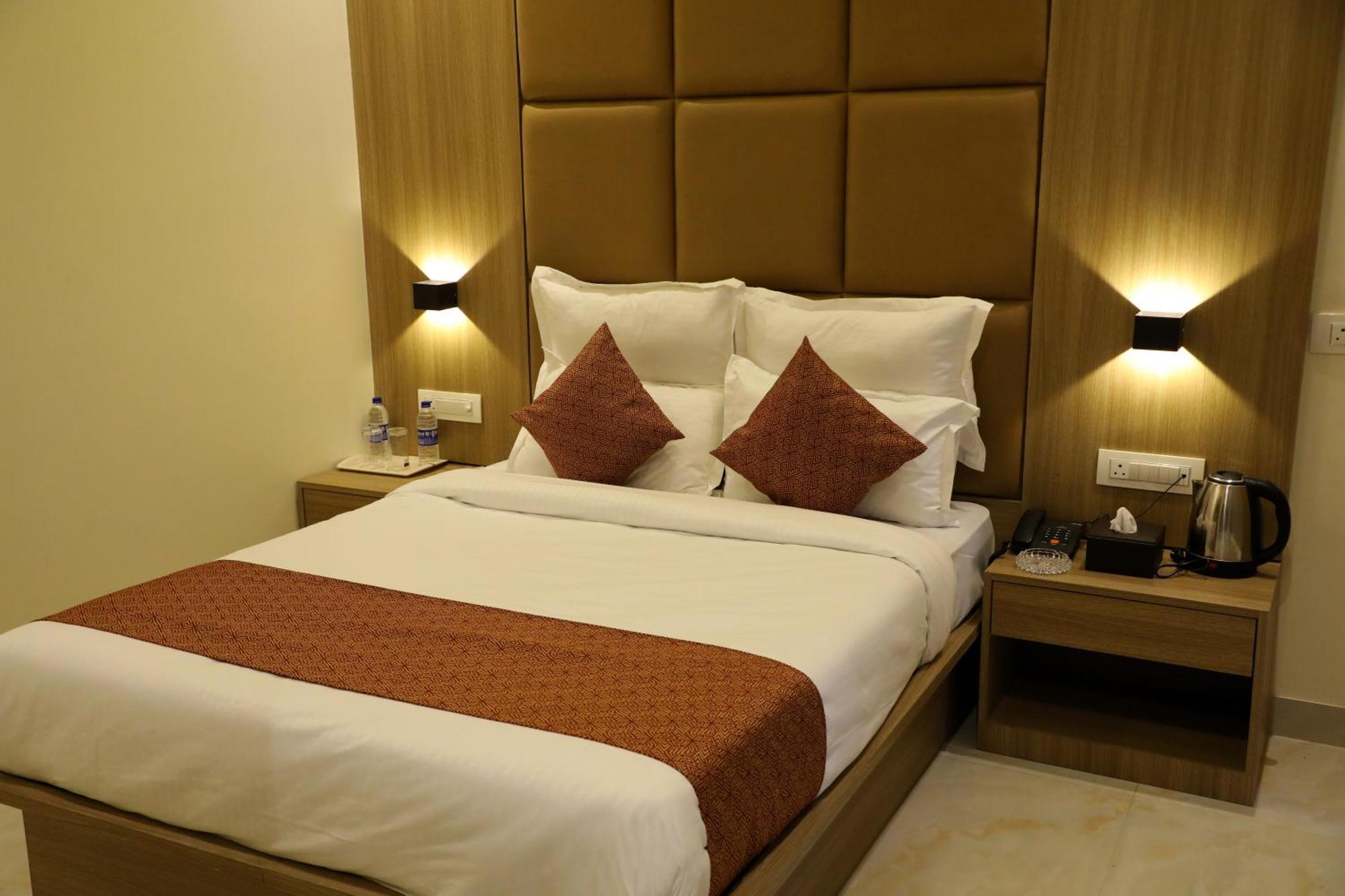 Hotel Bellamont Mumbai Exterior photo